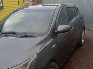 2013 Kia Rio 5-speed III, серый, 685000 рублей, вид 3