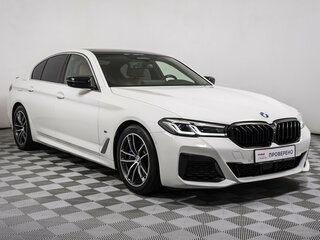 2021 BMW 5 серии 520i VII (G30/G31/G38) Рестайлинг, белый, 4290000 рублей, вид 3