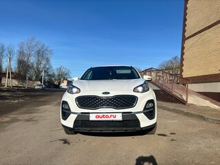 2020 Kia Sportage IV Рестайлинг, белый, 2390000 рублей, вид 1