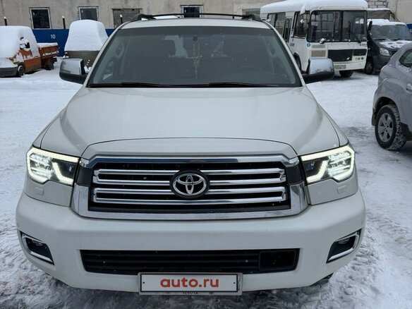 2012 Toyota Sequoia II, белый, 3900000 рублей