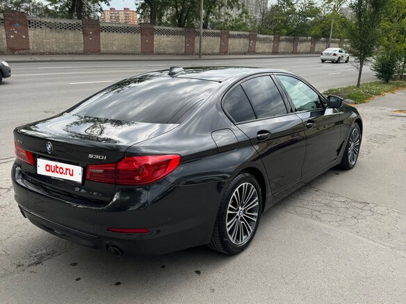 2020 BMW 5 серии 530i xDrive VII (G30/G31/G38), чёрный, 4700000 рублей - вид 5