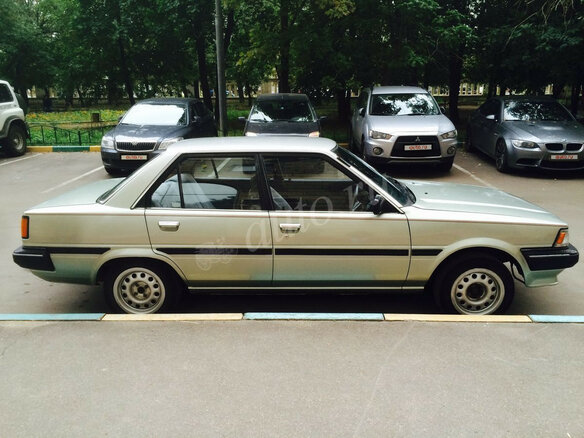 1984 Toyota Carina IV (T150), серый - вид 3