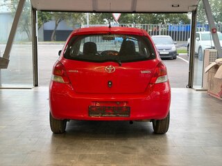 2009 Toyota Yaris II Рестайлинг, красный, 630000 рублей, вид 4