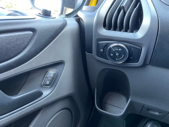 2018 Ford Transit Custom, жёлтый, 2780000 рублей - вид 10