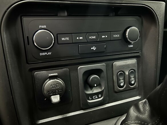 2026 Lada (ВАЗ) Niva Travel I Рестайлинг, белый, 1717000 рублей - вид 12