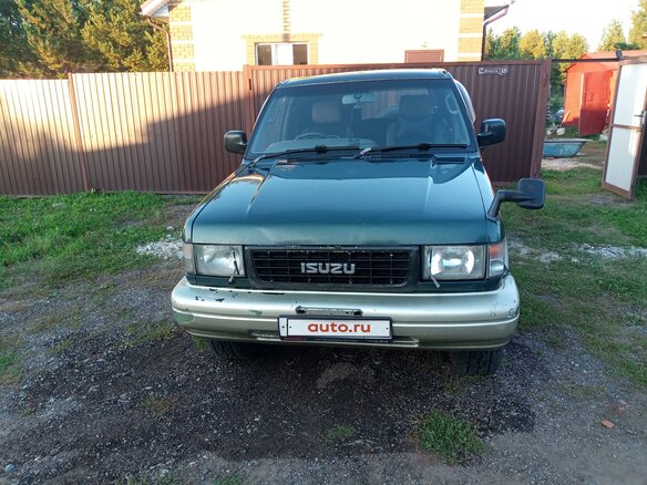 1997 Isuzu Bighorn II, зелёный, 550000 рублей