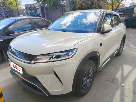 2025 BYD Yuan Up 45.12 kWh, зелёный, 1795000 рублей, вид 1