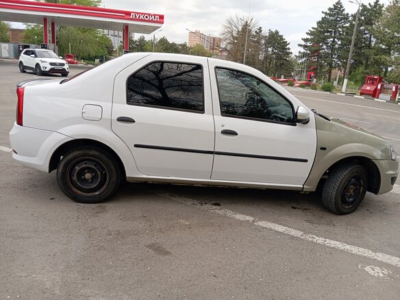 2011 Renault Logan I Рестайлинг, бежевый, 350000 рублей - вид 1