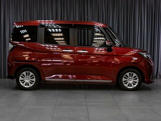 2020 Toyota Tank I, красный, 1229000 рублей, вид 5