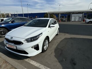2021 Kia Ceed III, белый, 1405000 рублей, вид 2