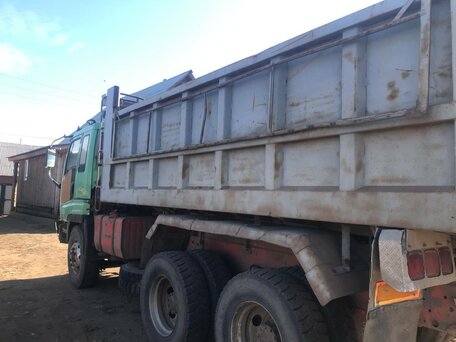 1995 Isuzu Giga (C-series), зелёный, 1600000 рублей, вид 1