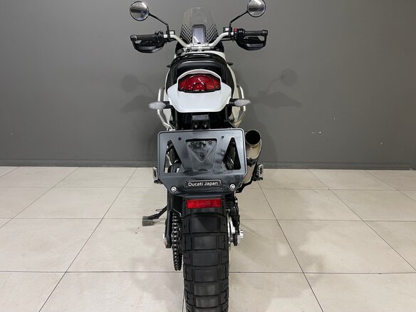 2023 Ducati DesertX, белый, 1190000 рублей - вид 3