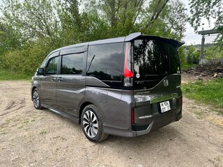 2018 Honda Stepwgn Spada V Рестайлинг, серый, 2040000 рублей, вид 4