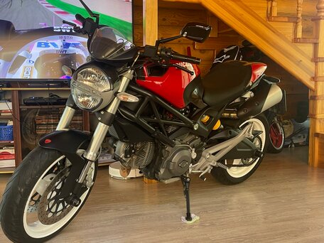 2013 Ducati Monster 696, красный, 499000 рублей, вид 1