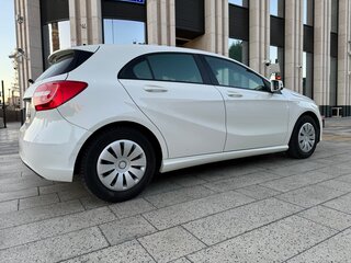 2014 Mercedes-Benz A-Класс 180 III (W176), белый, 1590000 рублей, вид 4
