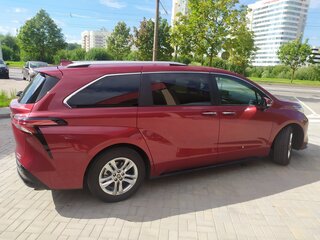 2022 Toyota Sienna IV, пурпурный, 4299999 рублей, вид 3