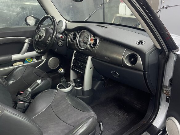 2003 Mini Hatch Cooper S I (R50), серый, 800000 рублей - вид 2