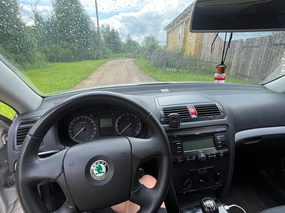2005 Skoda Octavia II (A5), серебристый, 380000 рублей - вид 4