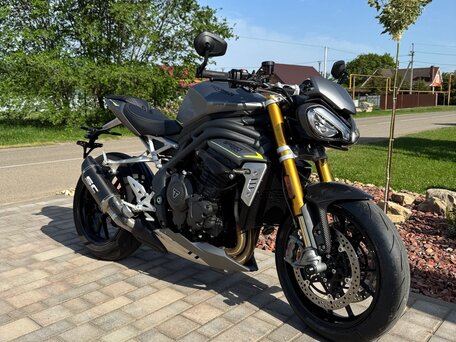 2022 Triumph Speed Triple, серый, 2000000 рублей, вид 4