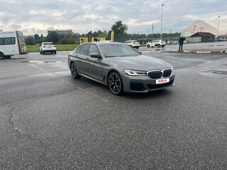 2021 BMW 5 серии 530d xDrive VII (G30/G31/G38) Рестайлинг, серый, 7900000 рублей, вид 3