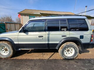 1995 Mitsubishi Montero II, белый, 400000 рублей, вид 2