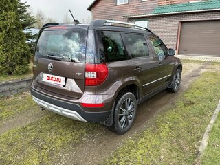 2017 Skoda Yeti I Рестайлинг, коричневый, 1300000 рублей, вид 4