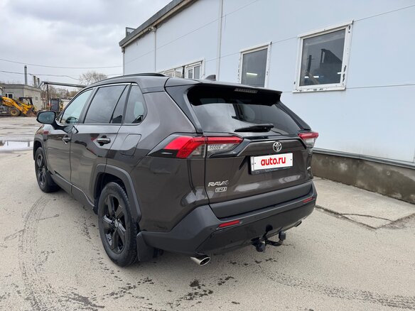 2021 Toyota RAV4 V (XA50), коричневый, 3900000 рублей - вид 5