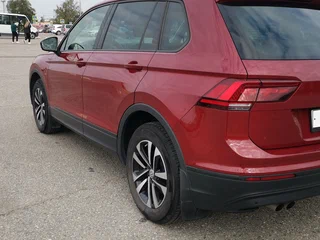 2019 Volkswagen Tiguan II, красный, 2595000 рублей, вид 4