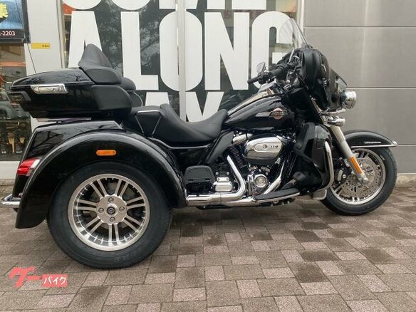 2024 Harley-Davidson Tri Glide, чёрный, 5450000 рублей - вид 2