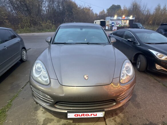 2010 Porsche Cayenne Diesel II (958), коричневый, 2300000 рублей
