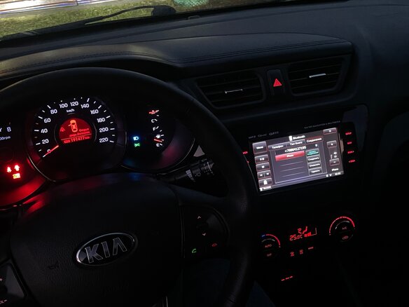 2013 Kia Rio 5-speed III, белый, 620000 рублей - вид 6