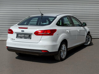2017 Ford Focus III Рестайлинг, белый, 1000000 рублей, вид 5