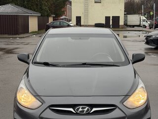 2011 Hyundai Solaris I, серый, 650000 рублей, вид 4