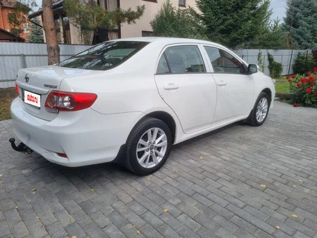2012 Toyota Corolla X (E140, E150) Рестайлинг, белый, 1050000 рублей, вид 4