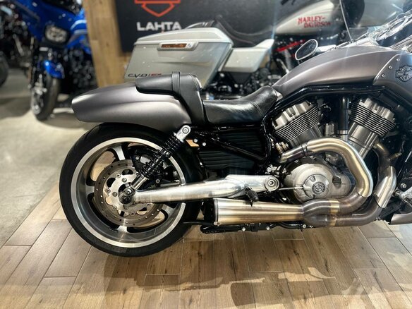 2009 Harley-Davidson V-Rod, чёрный, 1150000 рублей - вид 9