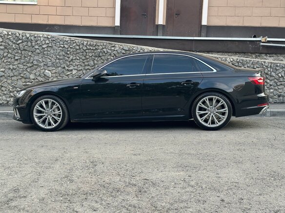2018 Audi A4 V (B9), чёрный, 2500000 рублей - вид 3