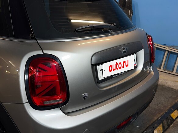 2018 Mini Hatch Cooper D III (F55/F56) Рестайлинг, серый, 1500000 рублей - вид 2