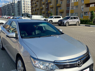 2016 Toyota Camry VII (XV50) Рестайлинг, серебристый, 2195000 рублей, вид 3