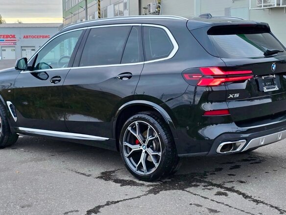 2024 BMW X5 30Li IV (G05/G18) Рестайлинг, чёрный - вид 11