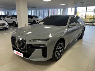 2024 BMW 7 серии 740i xDrive VII (G70), серый, 15500000 рублей, вид 1