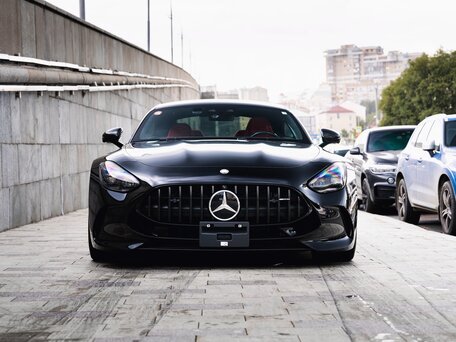2025 Mercedes-Benz AMG GT 63 S E Performance II, чёрный, 27900000 рублей, вид 3