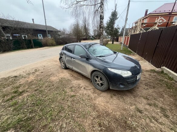 2011 Renault Megane III, серый, 220000 рублей - вид 3