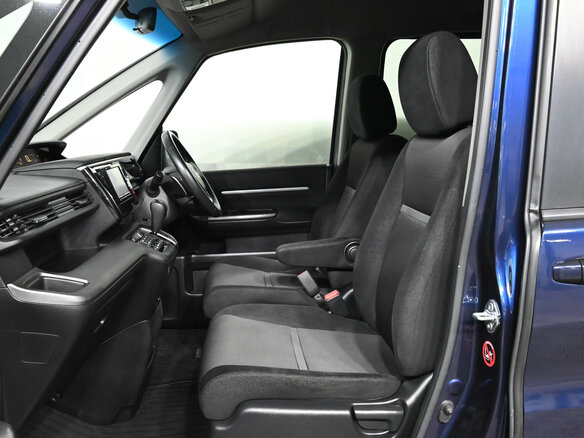 2018 Honda Stepwgn Spada V Рестайлинг, синий, 2400000 рублей - вид 20