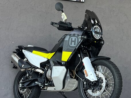 2022 Husqvarna Norden 901, серый, 1350000 рублей, вид 1