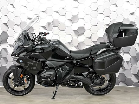 2026 BMW R 1300 RT, чёрный, 3199000 рублей, вид 4