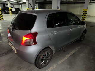 2005 Toyota Vitz II (XP90), серый, 400000 рублей, вид 4