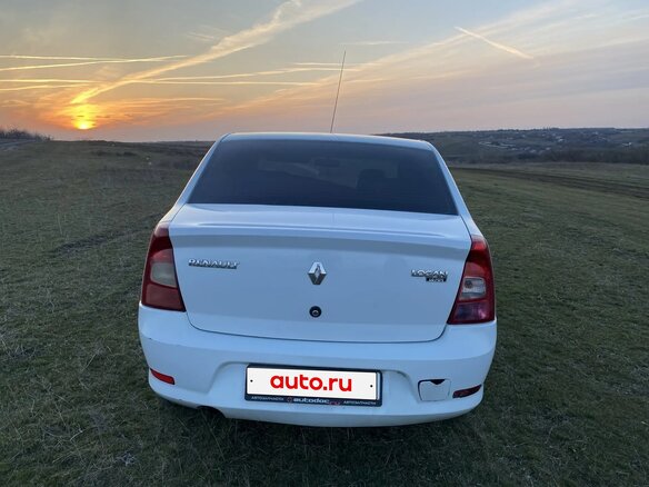 2012 Renault Logan I Рестайлинг, белый, 400000 рублей - вид 5