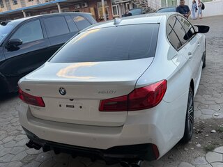 2018 BMW 5 серии 530i xDrive VII (G30/G31/G38), белый, 3499000 рублей, вид 3