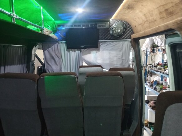 2001 Mercedes-Benz Sprinter, белый, 1500000 рублей - вид 12