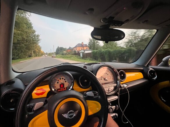 2008 Mini Hatch One II (R56), жёлтый, 680000 рублей - вид 7